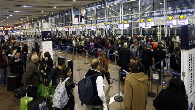 DGAC lamentó inconvenientes por paro de funcionarios