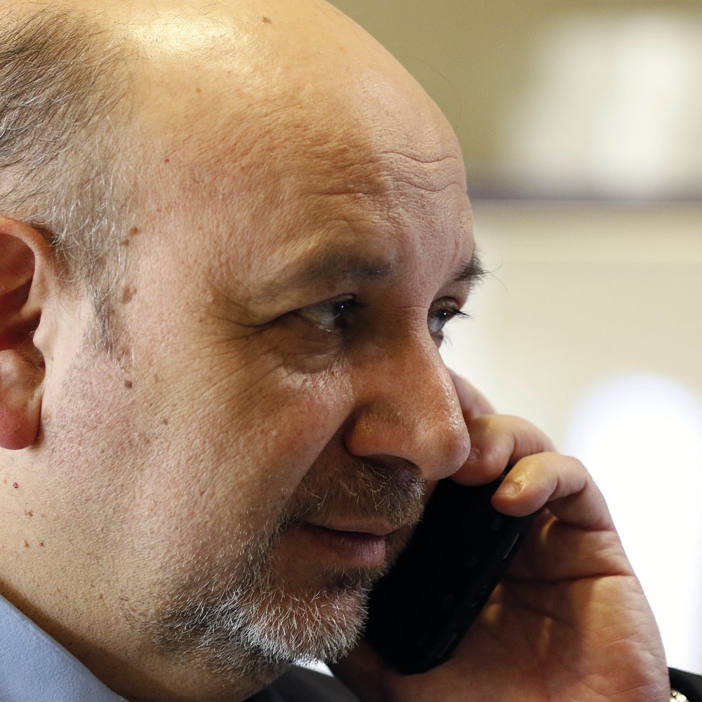 Diputado Castro pedirá a Contraloría que verifique cifras de listas de espera del AUGE