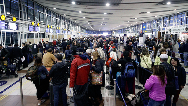 Controladores aéreos no se sumarán al paro de la DGAC