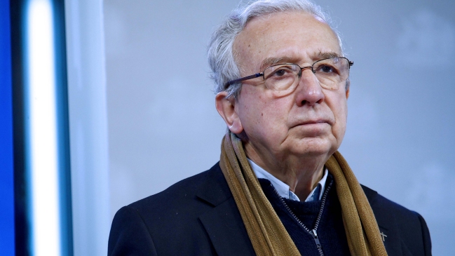 Montes: Los que piden cambio de Constitución se callan ante la discriminación del CRUCh