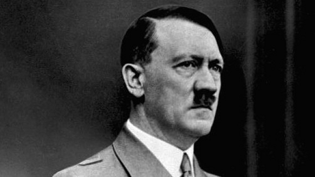 Libro revela informe médico de Hitler que señala que sólo tenía un testículo