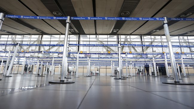 Aeropuerto de Iquique se sumó a otros 10 terminales aéreos inoperativos