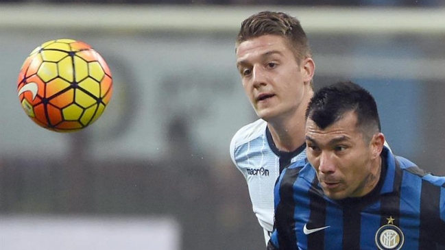 Inter de Milán y Gary Medel se inclinaron ante Lazio por la liga italiana