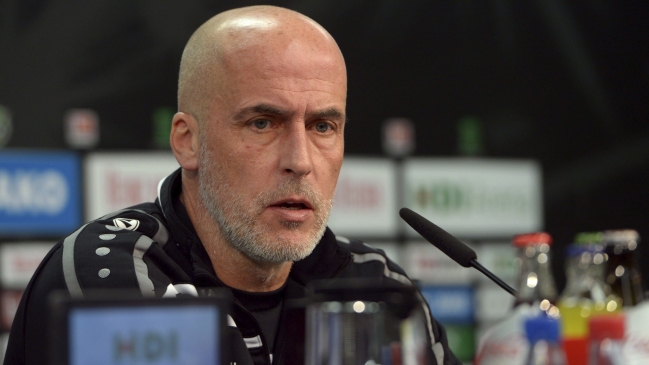 Miiko Albornoz se quedó sin entrenador en Hannover 96