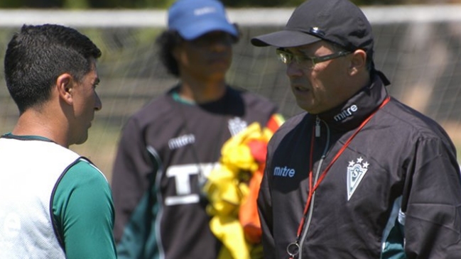 Santiago Wanderers anunció la llegada del entrenador uruguayo Alfredo Arias