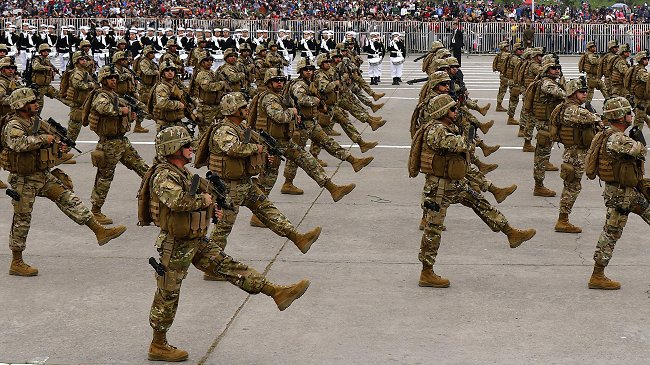 Diputado DC denunció traspaso de fondos del Ejército a bancos Santander y de Chile