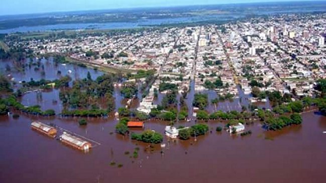 Más de 15.000 evacuados en noreste de Argentina por crecida de ríos