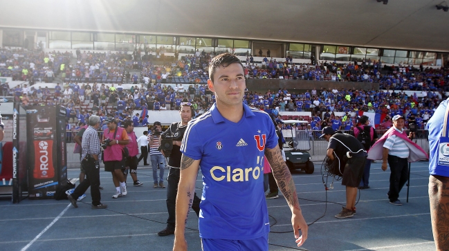 Charles Aránguiz visitó el CDA para seguir con su recuperación