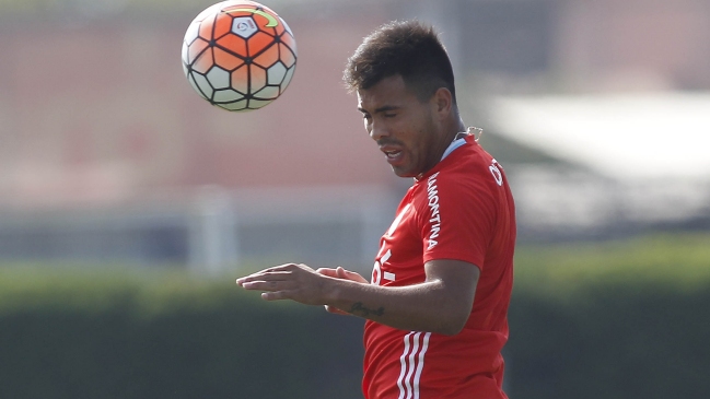 Gonzalo Espinoza estará cerca de un mes fuera de las canchas por lesión