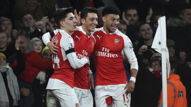 Arsenal derrotó a Bournemouth y quedó como líder provisorio en la Premier League inglesa