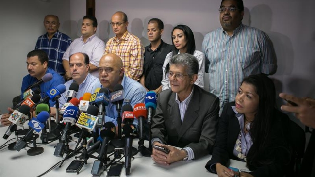 Impugnación de elección de ocho diputados opositores aviva tensión en Venezuela