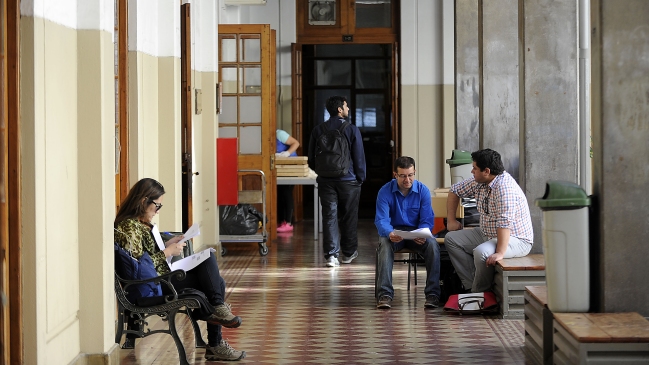Mineduc prepara cronograma tras postergar reforma a la educación superior