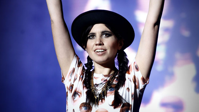 Javiera Mena cierra exitoso 2015 con show de año nuevo