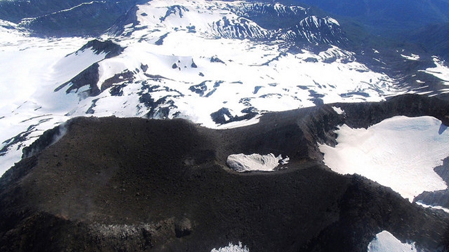 Sernageomin: Aumentó nivel de sismicidad en complejo volcánico Nevados de Chillán