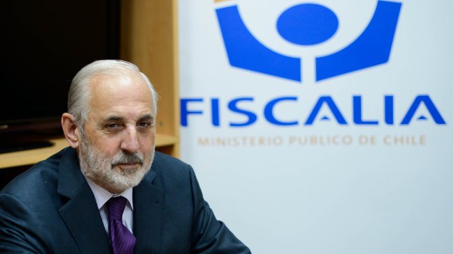 Fiscal nacional Jorge Abbott fue internado de urgencia