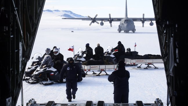 Cómo el apoyo militar impulsa el quehacer científico en la Antártica chilena