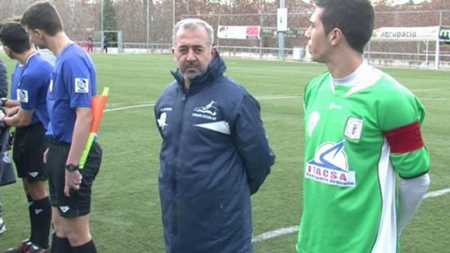 Refugiado sirio atacado por periodista debutó como director técnico