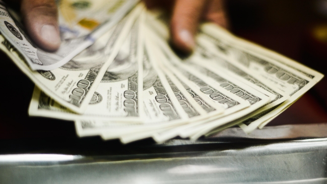 Dólar alcanza su valor más alto en 12 años por caída del cobre