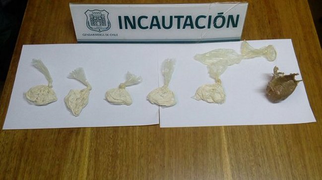 Gendarmes decomisaron preservativo con pasta base en cárcel de Quillota
