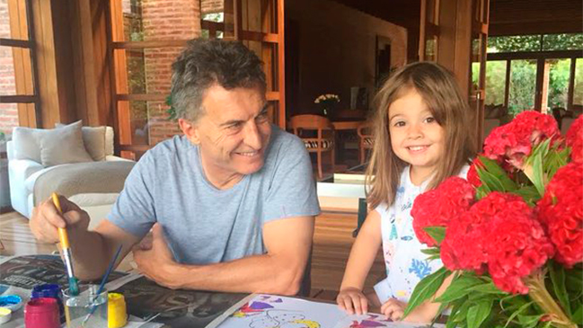 Accidente doméstico obliga a Macri a hacer reposo: Se fisuró una costilla