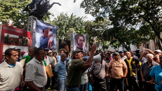 Chavismo se movilizó por retiro de imágenes de Simón Bolívar y Hugo Chávez