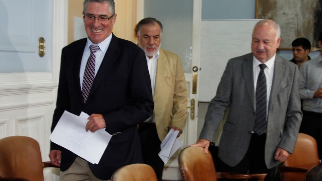 Pizarro hablará con Teillier sobre 