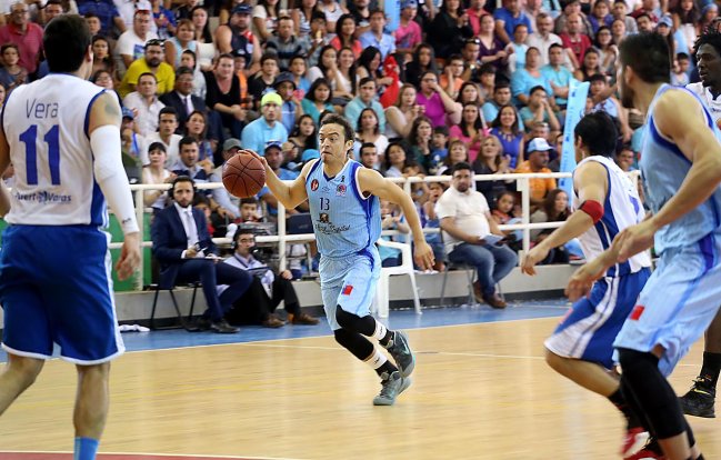 ABA Ancud trabajó duro para superar a Puerto Varas y avanzar a las semifinales