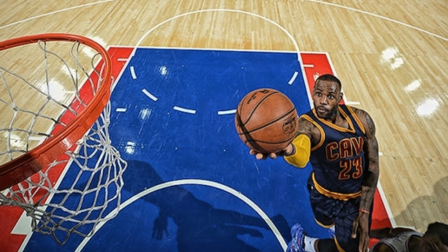 Cleveland Cavaliers venció a Filadelfia Sixers de la mano de LeBron James