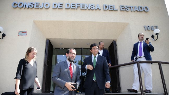 CDE presentó querella por derrame de petróleo en Quintero