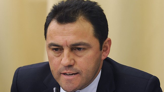 Oposición pide aclarar pagos del Congreso a Cristián Riquelme