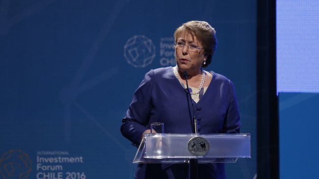 Bachelet por baja del cobre: Enfrentamos los problemas con la solidez de nuestra economía