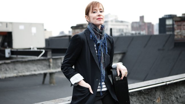 Cantautora Suzanne Vega programó su primer concierto en Chile