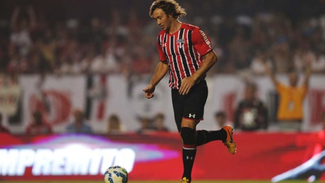 Diego Lugano celebra su regreso a Sao Paulo después de 10 años