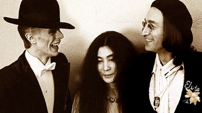 La fotografía de Yoko Ono y David Bowie que generó polémica