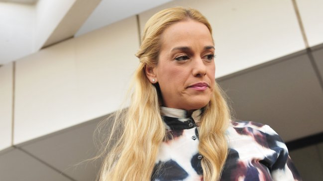 Lilian Tintori denunció vejaciones al visitar a su esposo en cárcel de Ramo Verde