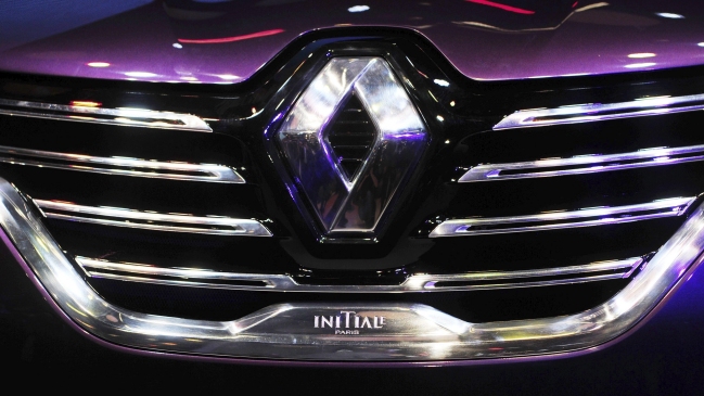 Renault ajustará 15.000 automóviles por emisiones contaminantes