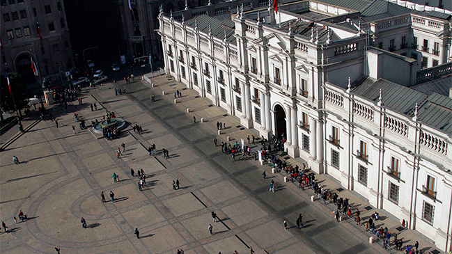 Expertos tras encuesta Cooperativa: La opinión pública se mantiene pesimista