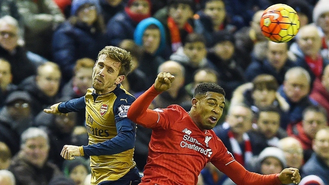 Nacho Monreal renovó su contrato con Arsenal