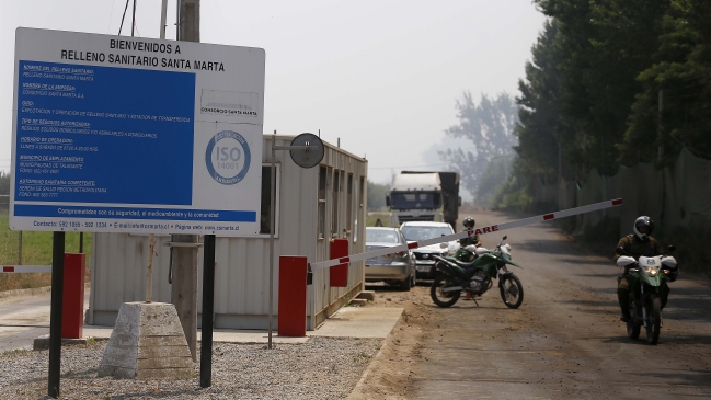 La nube de humo en Santiago por el incendio en el vertedero Santa Marta