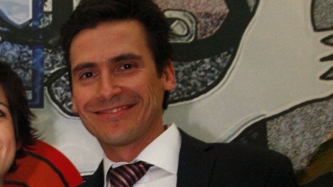 Alvaro Espinoza se suma al área dramática de Mega