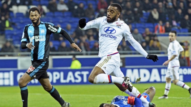 El Marsella de Isla empató en su visita a Lyon