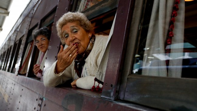 Vecinos de Cerrillos disfrutaron de un viaje en el 