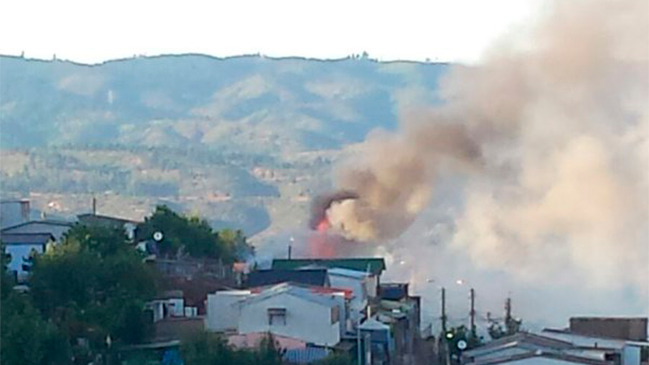 Incendio afectó a dos casas en Viña del Mar