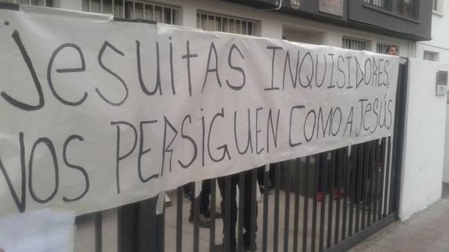 Estudiantes de la Universidad Alberto Hurtado se tomaron dependencias del INDH