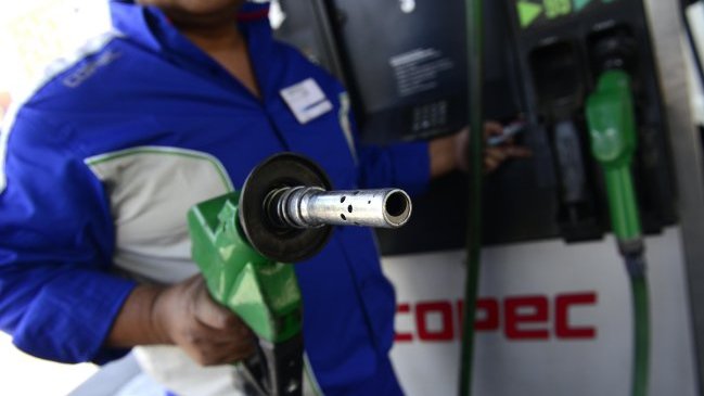 Precio de las bencinas bajará nuevamente este jueves