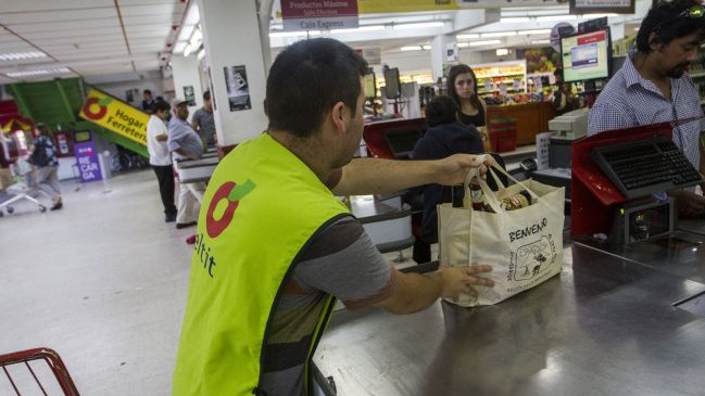 Concepción restringirá entrega de bolsas plásticas en el comercio