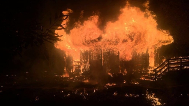 Desconocidos quemaron cabaña en Tirúa