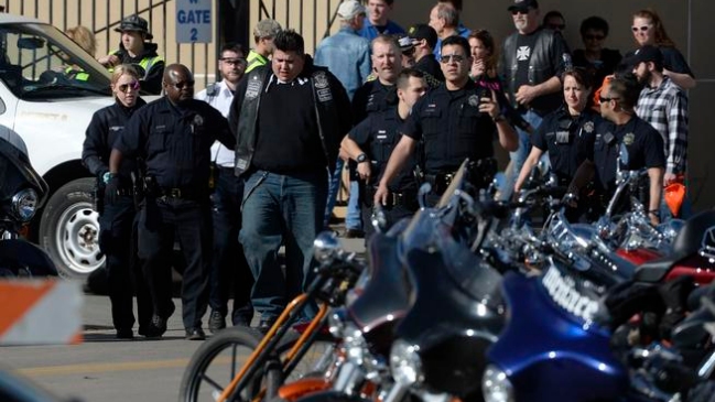 Tiroteo en evento de motociclistas dejó al menos un muerto y nueve heridos en Denver