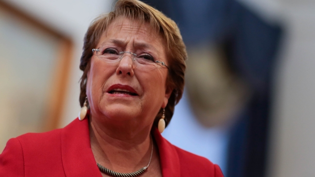 Bachelet inicia este martes sus vacaciones sin novedades respecto a Riquelme