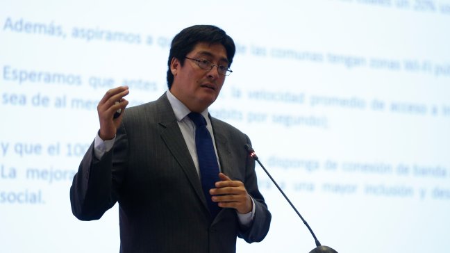 Chile y China estudian unirse mediante un cable transoceánico